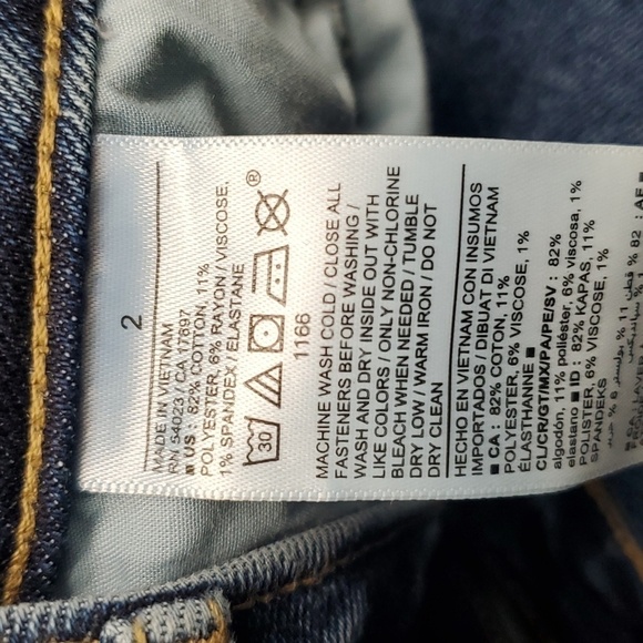 Old Navy Flare Jeans Higher High-Rise Size 2 - Picture 9 of 10